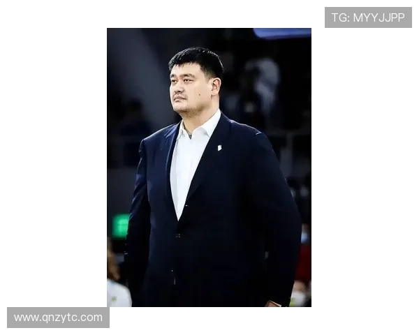 2019年姚明时尚衣服回顾展现篮球巨星的独特魅力与风格